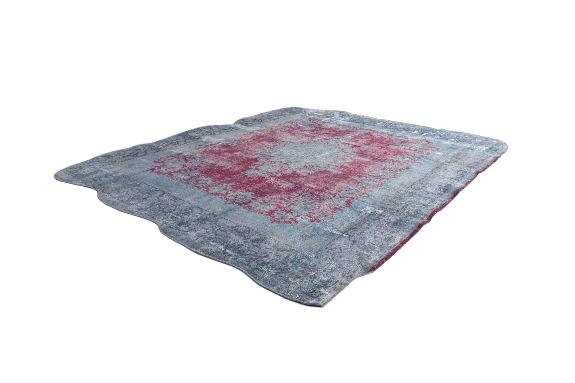 9' 9 x 11' 11 Vintage Royal Wool Rug