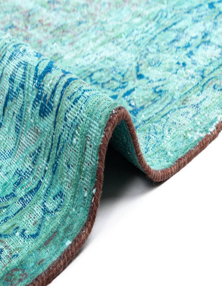 Detail image of 9' 7 x 12' 11 Vintage Royal Wool Rug