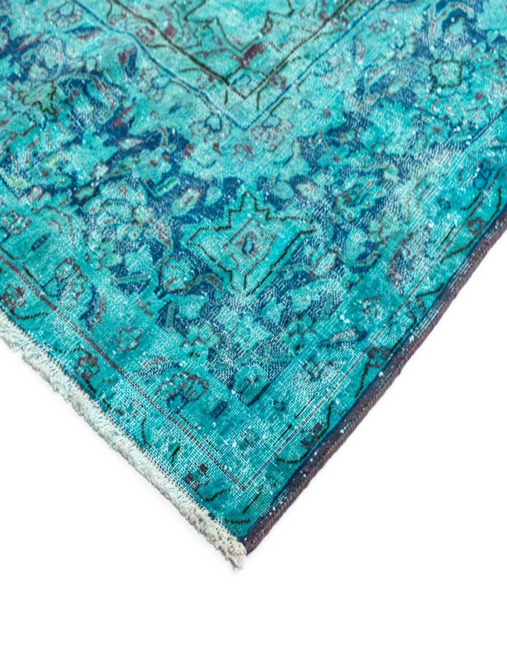 Detail image of 9' 4 x 12' 11 Vintage Royal Wool Rug