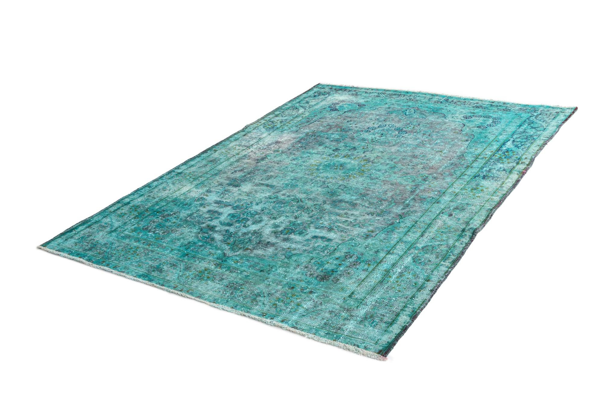 6' x 8' 6 Vintage Royal Wool Rug