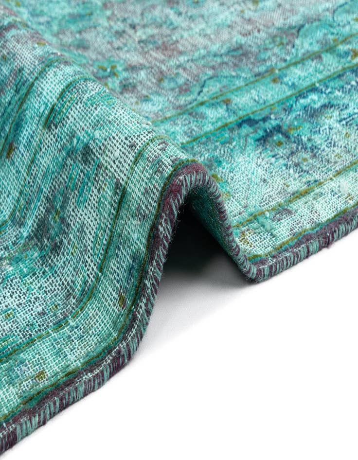 Detail image of 6' x 8' 6 Vintage Royal Wool Rug