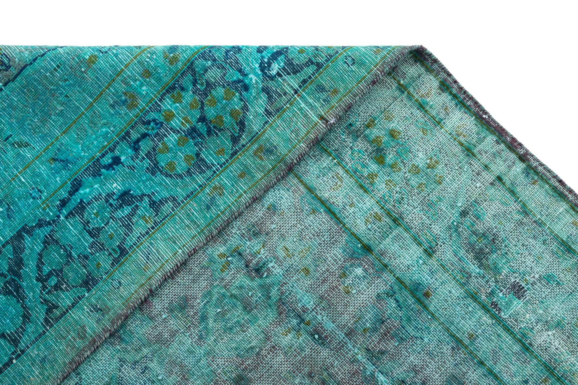 6' x 8' 6 Vintage Royal Wool Rug