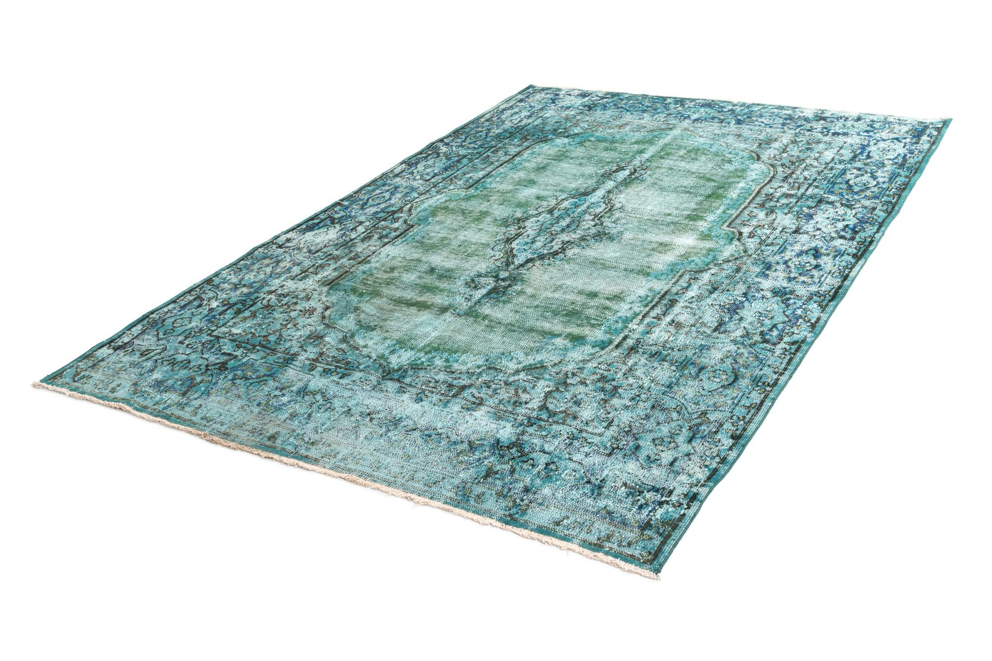 6' 10 x 9' 10 Vintage Royal Wool Rug
