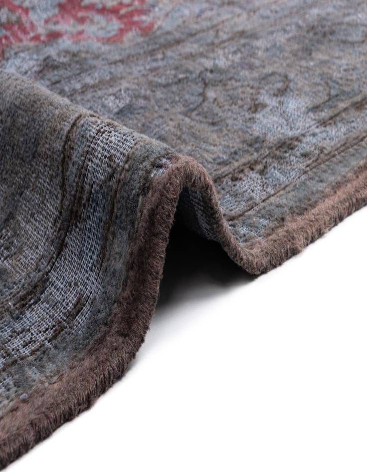 Detail image of 9' 9 x 12' 10 Vintage Royal Wool Rug