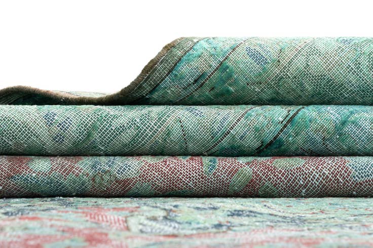 Detail image of 9' 10 x 13' 2 Vintage Royal Wool Rug