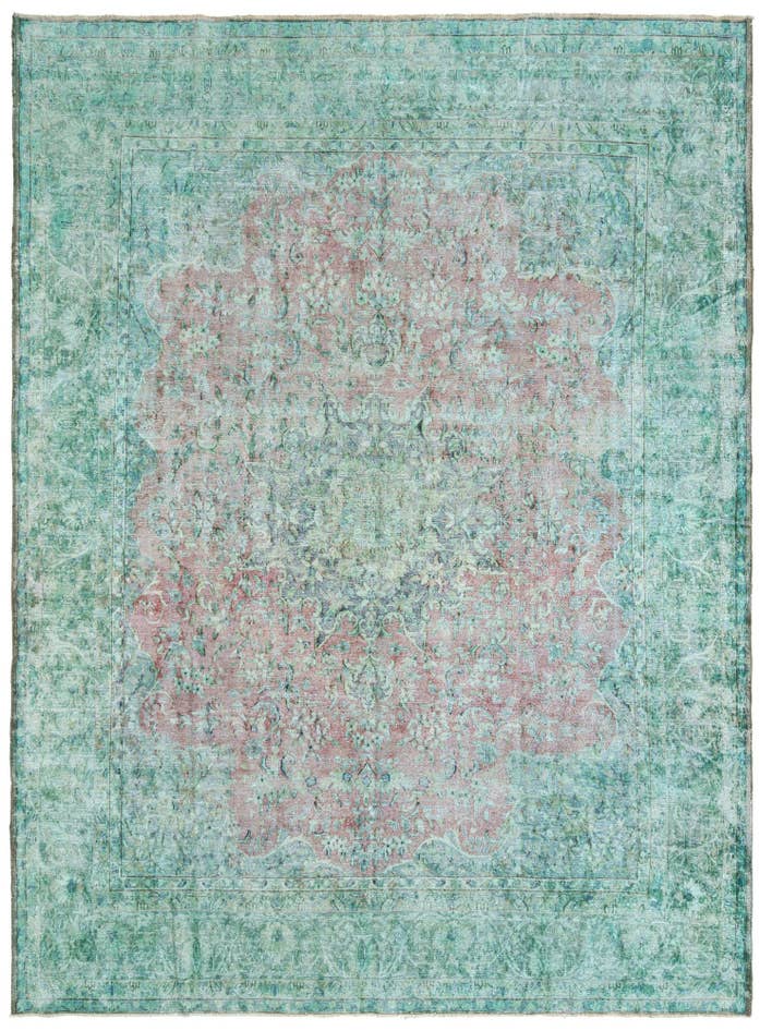 Detail image of 9' 10 x 13' 2 Vintage Royal Wool Rug