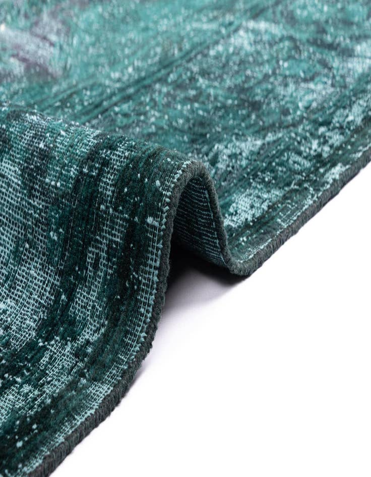 Detail image of 9' 10 x 13' 4 Vintage Royal Wool Rug