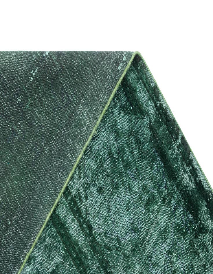 Detail image of 10' x 13' 7 Vintage Royal Wool Rug