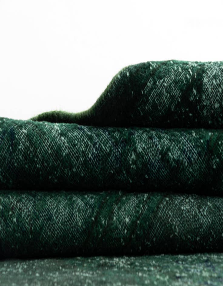 Detail image of 10' x 13' 7 Vintage Royal Wool Rug