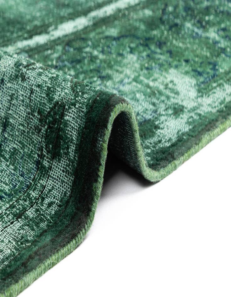 Detail image of 10' x 13' 7 Vintage Royal Wool Rug