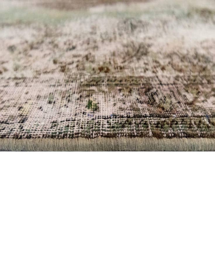 Detail image of 9' 9 x 12' 8 Vintage Royal Wool Rug