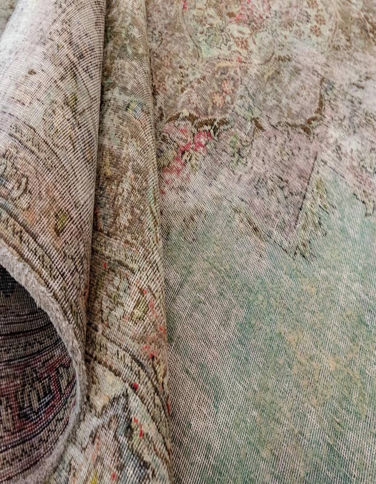 Detail image of 9' 9 x 12' 8 Vintage Royal Wool Rug