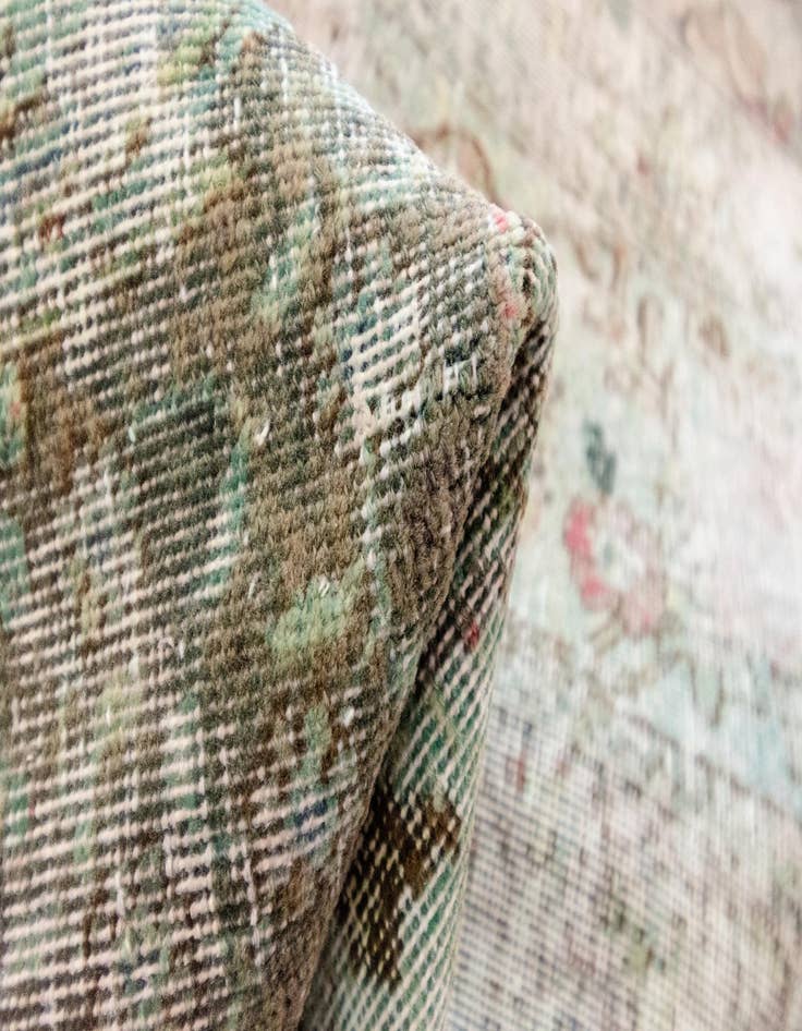 Detail image of 9' 9 x 12' 8 Vintage Royal Wool Rug