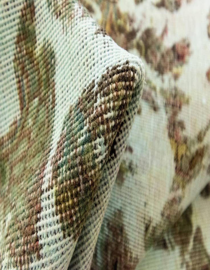 Detail image of 10' x 12' 11 Vintage Royal Wool Rug