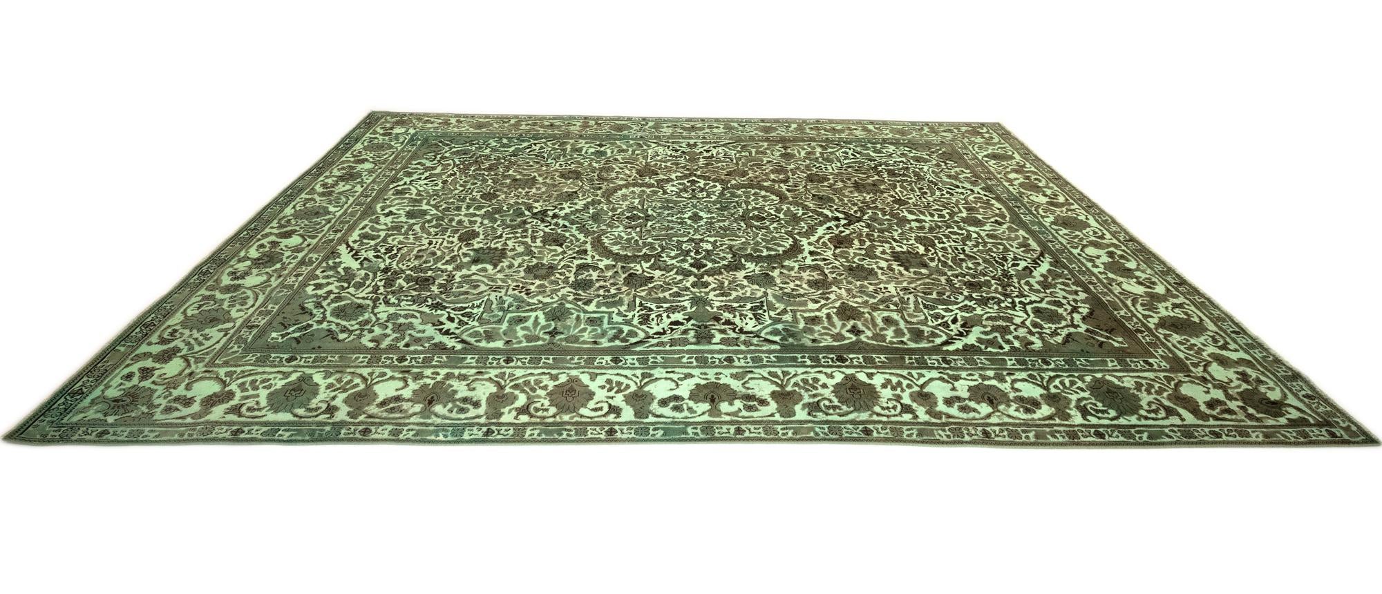 9' 8 x 12' 6 Vintage Royal Wool Rug