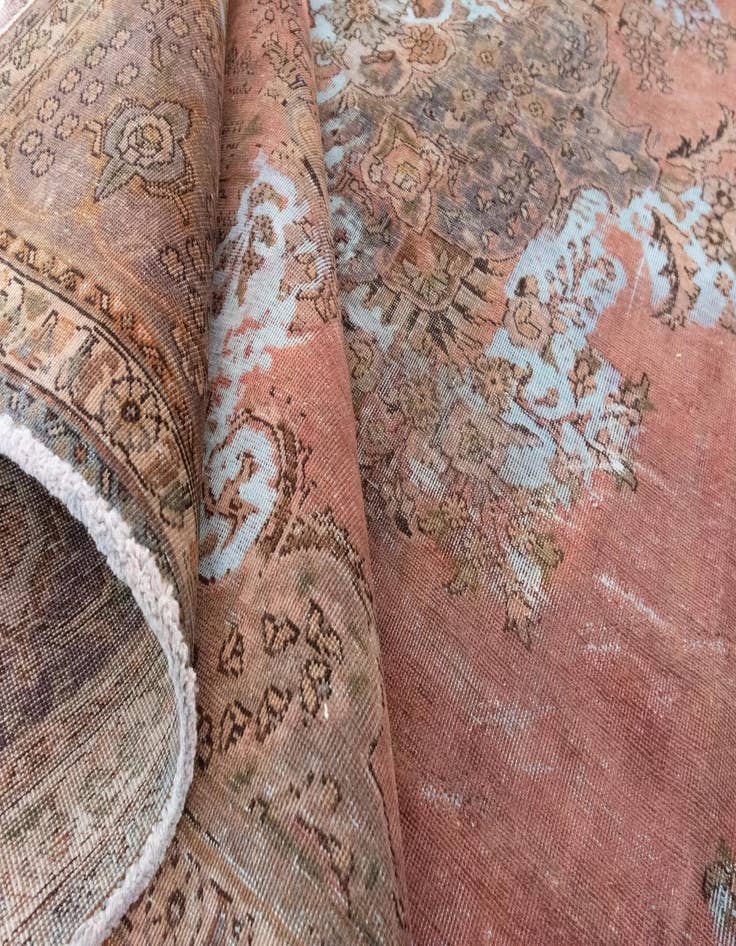 Detail image of 9' 8 x 12' 6 Vintage Royal Wool Rug