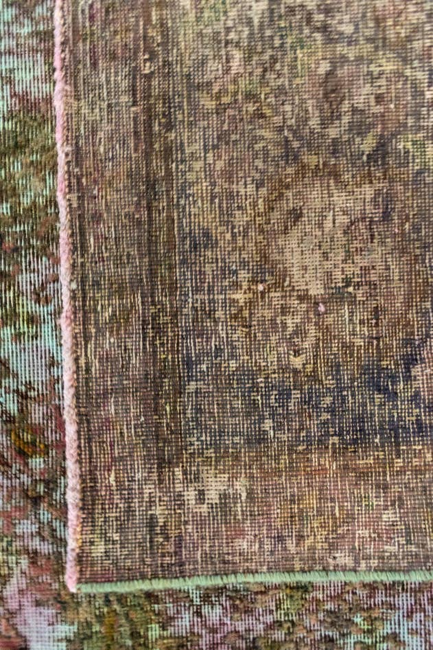 Detail image of 9' 4 x 12' 4 Vintage Royal Wool Rug