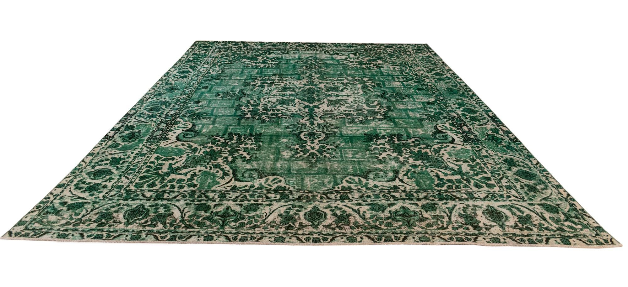 9' 5 x 12' 10 Vintage Royal Wool Rug