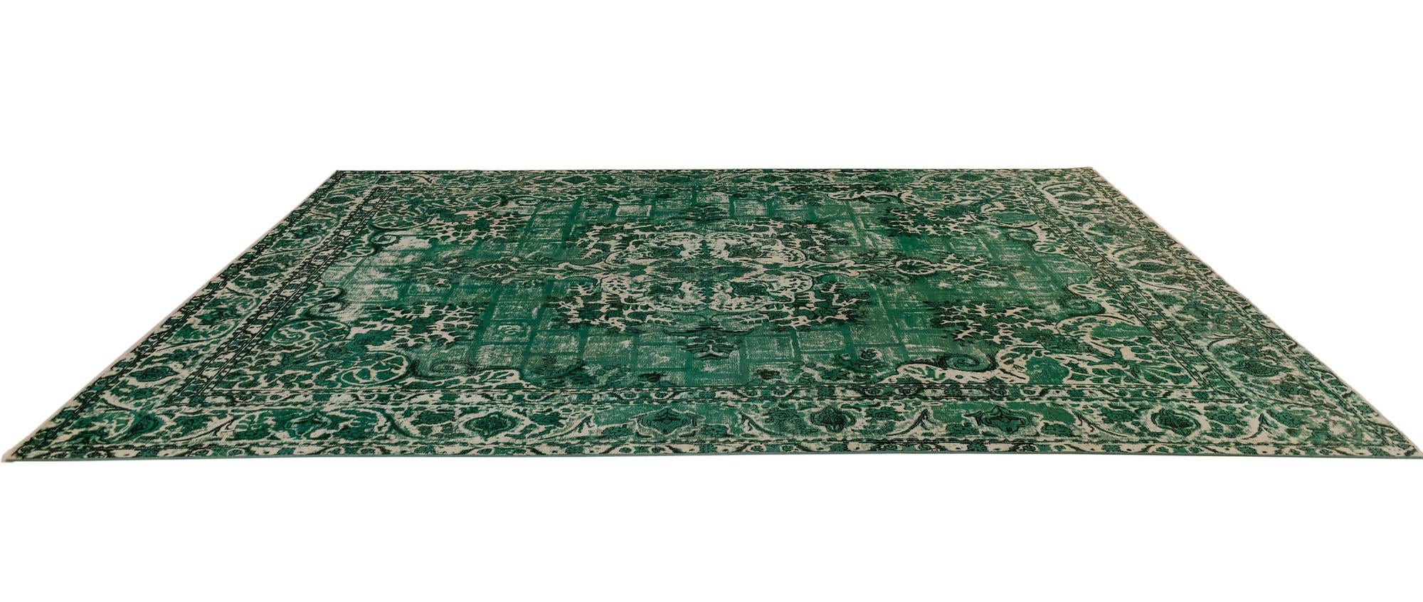 9' 5 x 12' 10 Vintage Royal Wool Rug