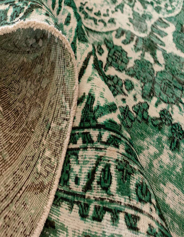 Detail image of 9' 5 x 12' 10 Vintage Royal Wool Rug