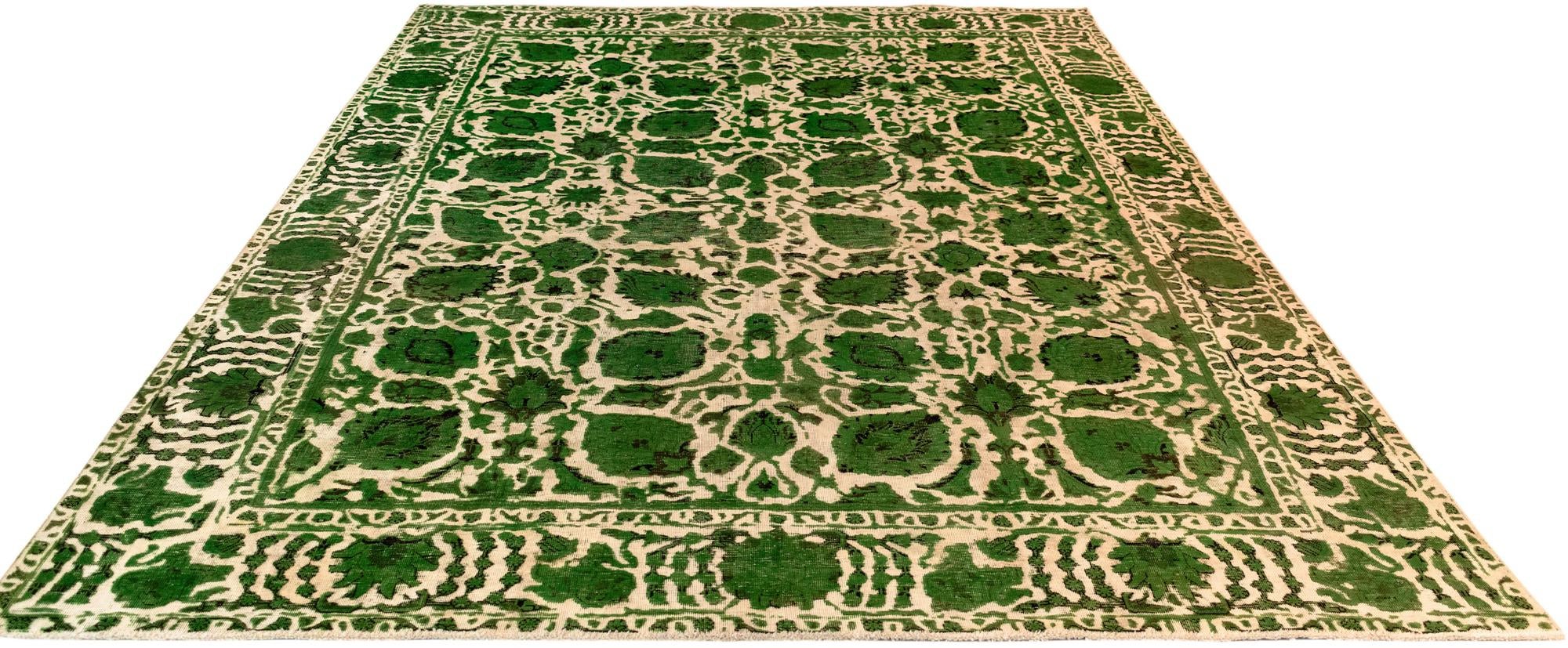 8' x 10' 11 Vintage Royal Wool Rug