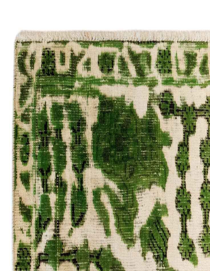 Detail image of 8' x 10' 11 Vintage Royal Wool Rug