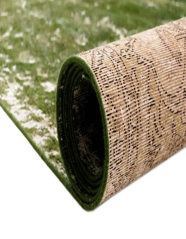 Detail image of 7' 10 x 11' 11 Vintage Royal Wool Rug