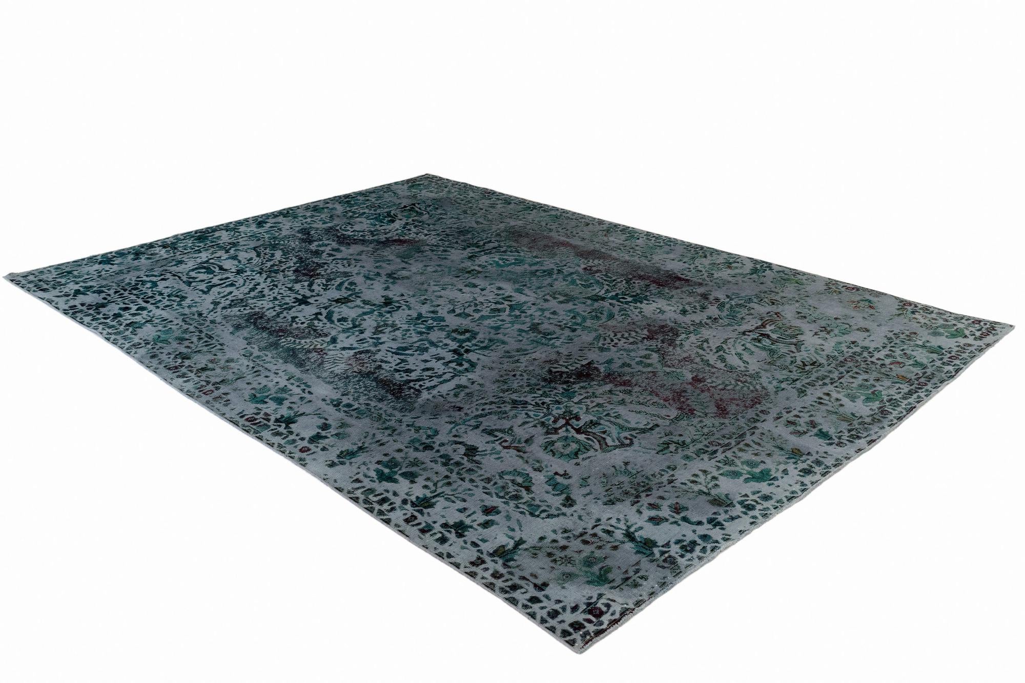 7' 11 x 10' 11 Vintage Royal Wool Rug