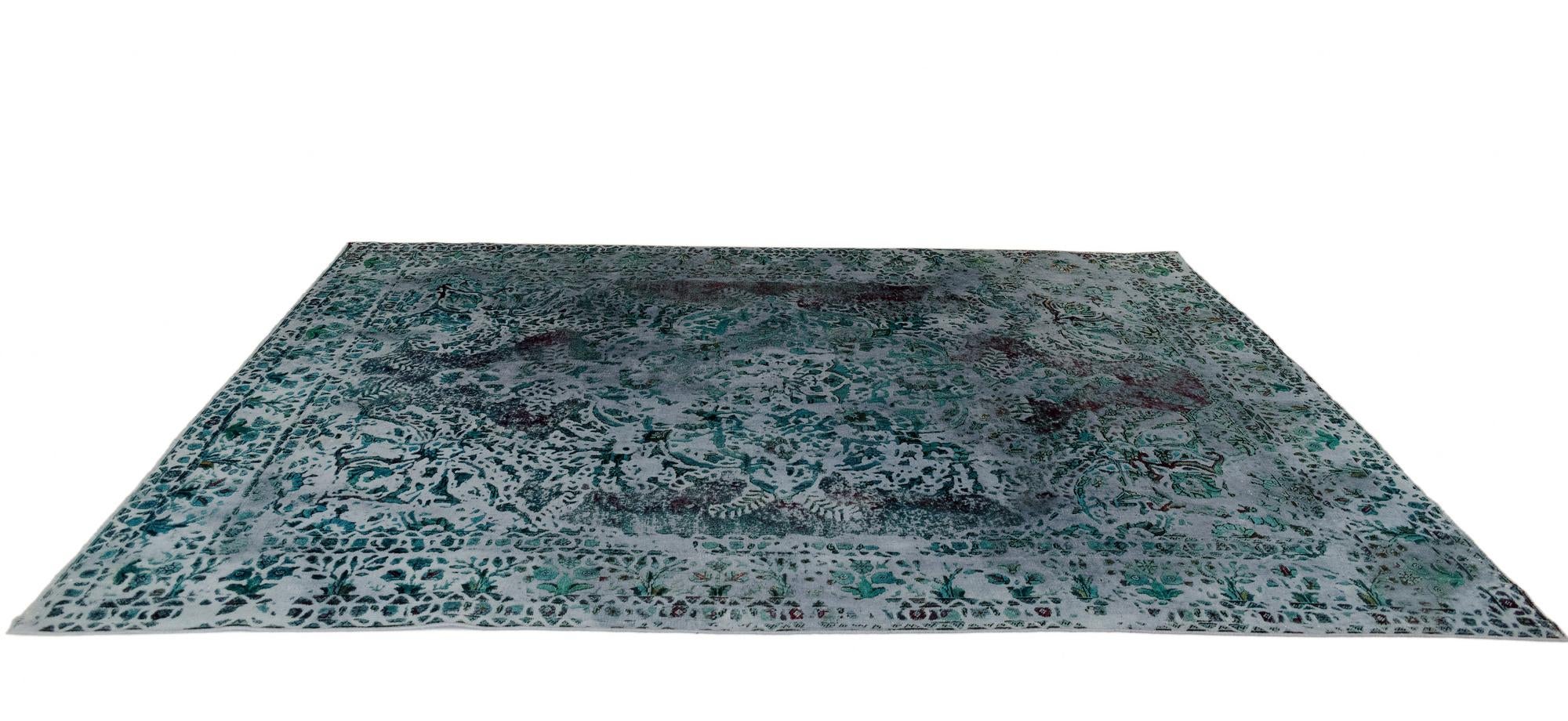7' 11 x 10' 11 Vintage Royal Wool Rug