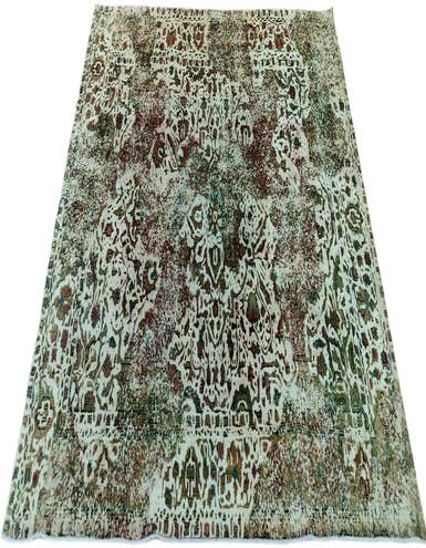 Detail image of 6' 2 x 9' 5 Vintage Royal Wool Rug