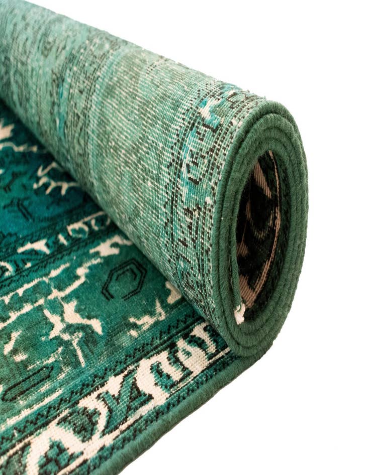 Detail image of 6' 9 x 9' 6 Vintage Royal Wool Rug