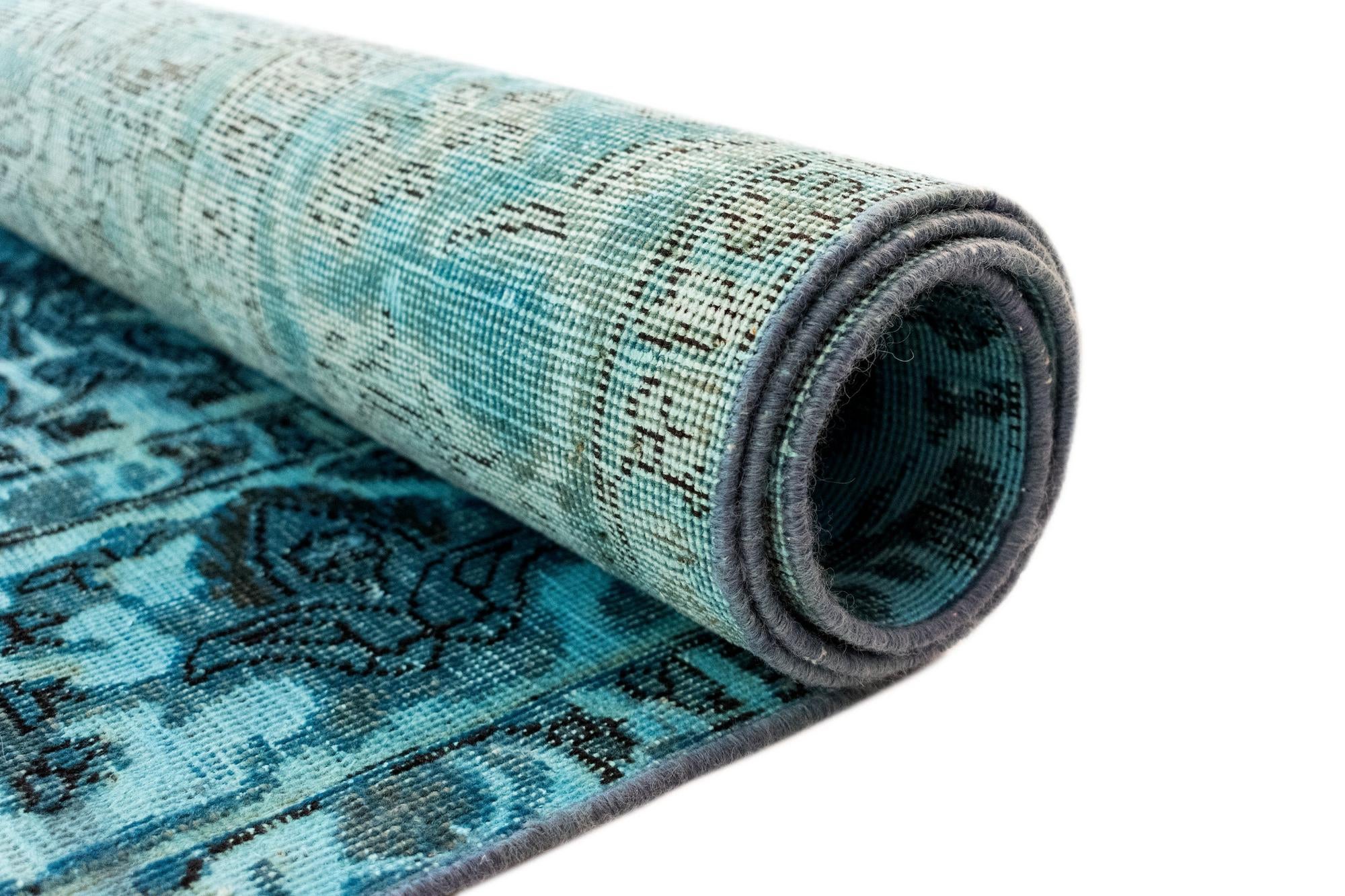 6' 8 x 9' 11 Vintage Royal Wool Rug
