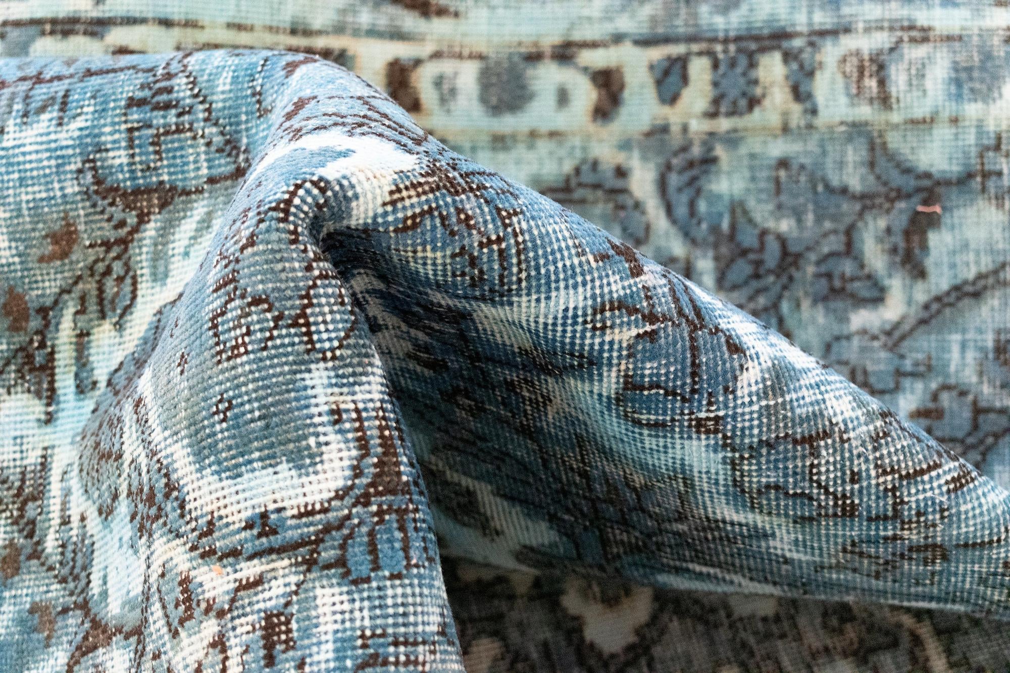 6' 8 x 9' 11 Vintage Royal Wool Rug