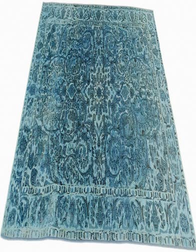 Detail image of 6' 8 x 9' 11 Vintage Royal Wool Rug