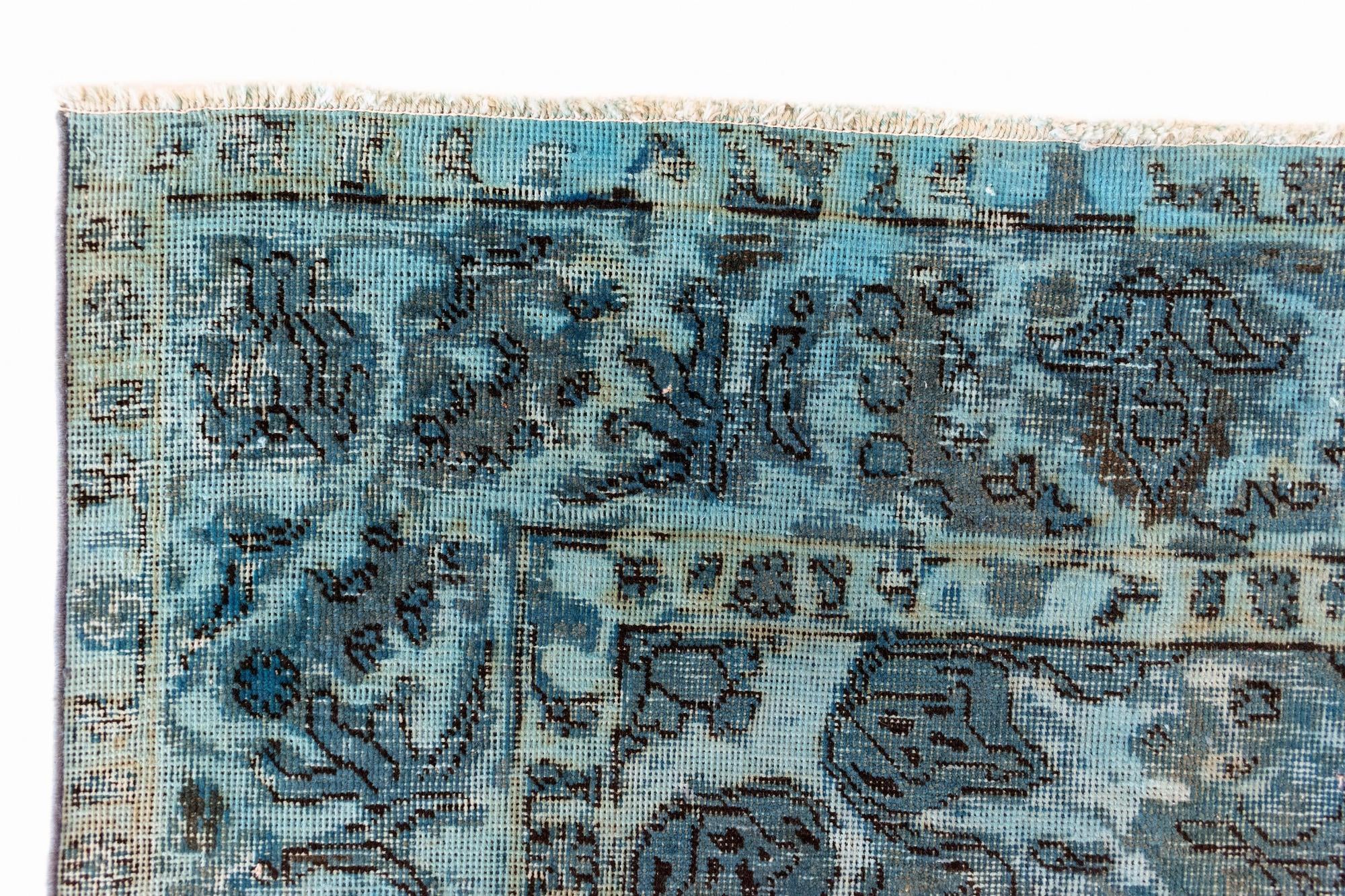 6' 8 x 9' 11 Vintage Royal Wool Rug