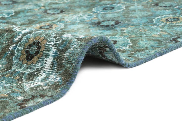 Detail image of 5' 7 x 8' 4 Vintage Royal Rug