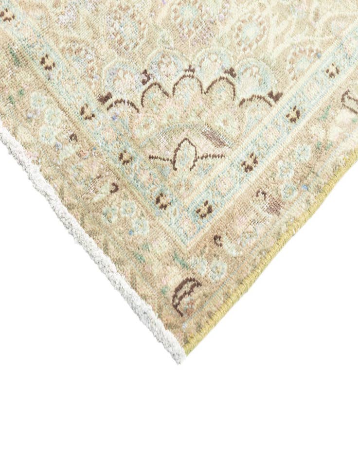 Detail image of 6' 9 x 10' Vintage Royal Rug