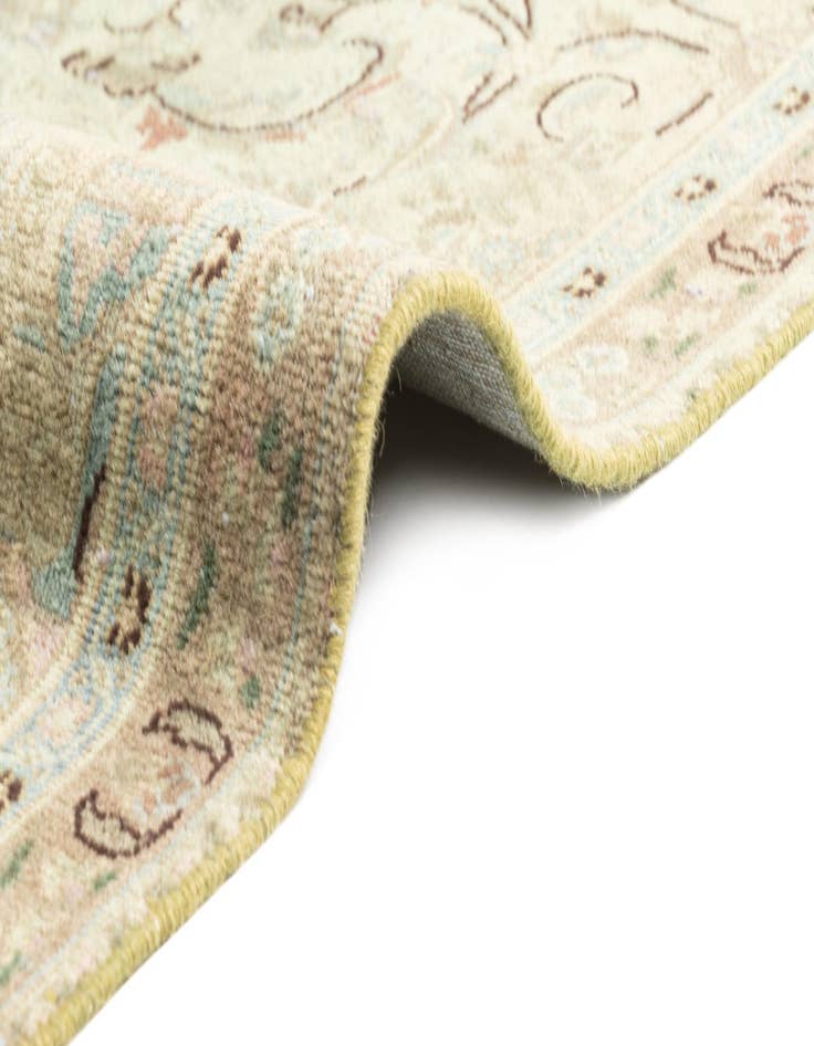 Detail image of 6' 9 x 10' Vintage Royal Rug