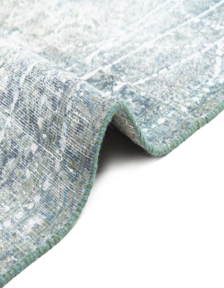 Detail image of 6' 1 x 6' 7 Vintage Royal Rug