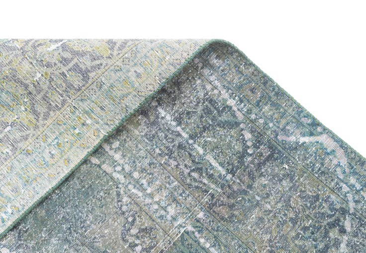 Detail image of 6' 1 x 6' 7 Vintage Royal Rug