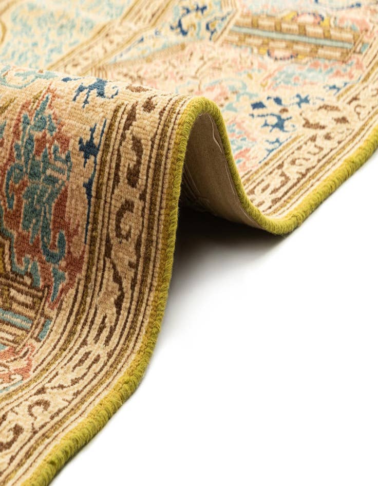 Detail image of 9' 2 x 12' 6 Vintage Royal Rug