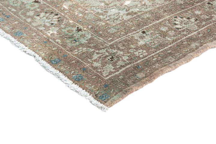 6' 11 x 9' 9 Vintage Rug