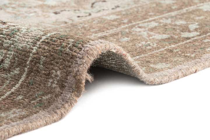 6' 11 x 9' 9 Vintage Rug