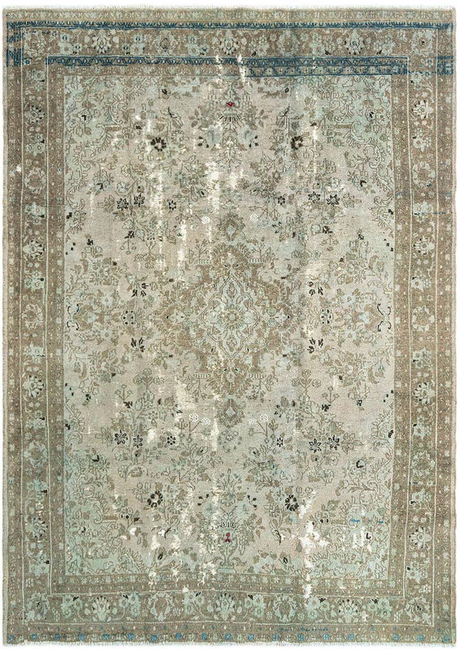 Detail image of 6' 11 x 9' 9 Vintage Rug