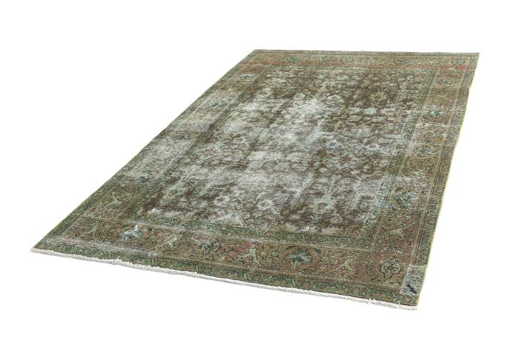 Detail image of 6' 5 x 9' 8 Vintage Rug