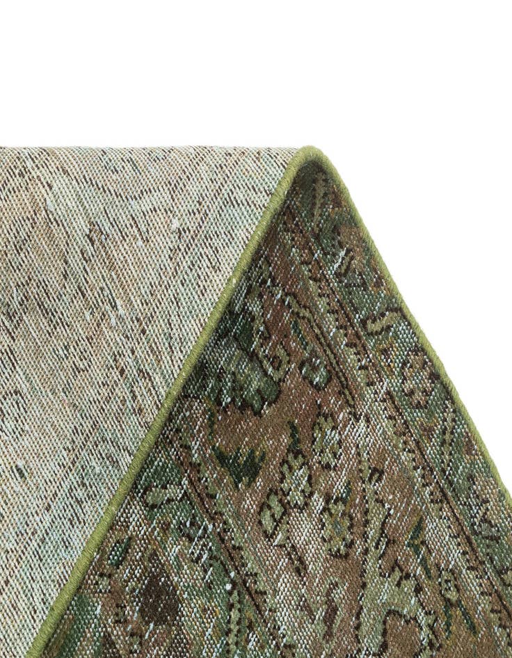 Detail image of 6' 5 x 9' 8 Vintage Rug