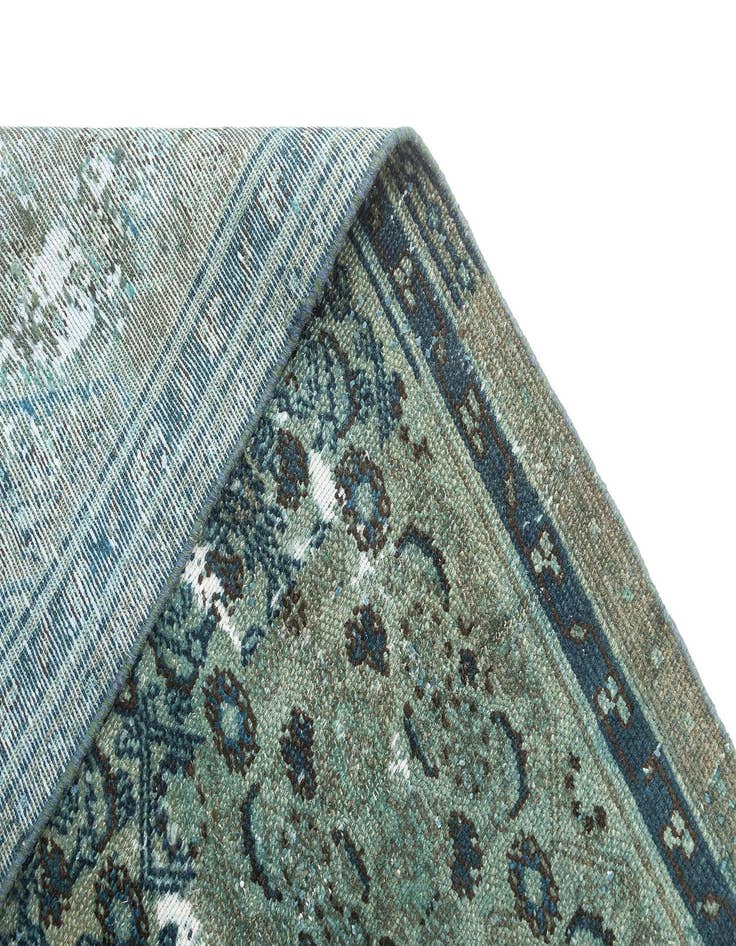 Detail image of 6' x 8' 8 Vintage Rug