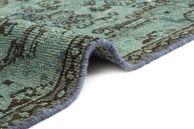 Detail image of 5' x 8' 2 Vintage Rug