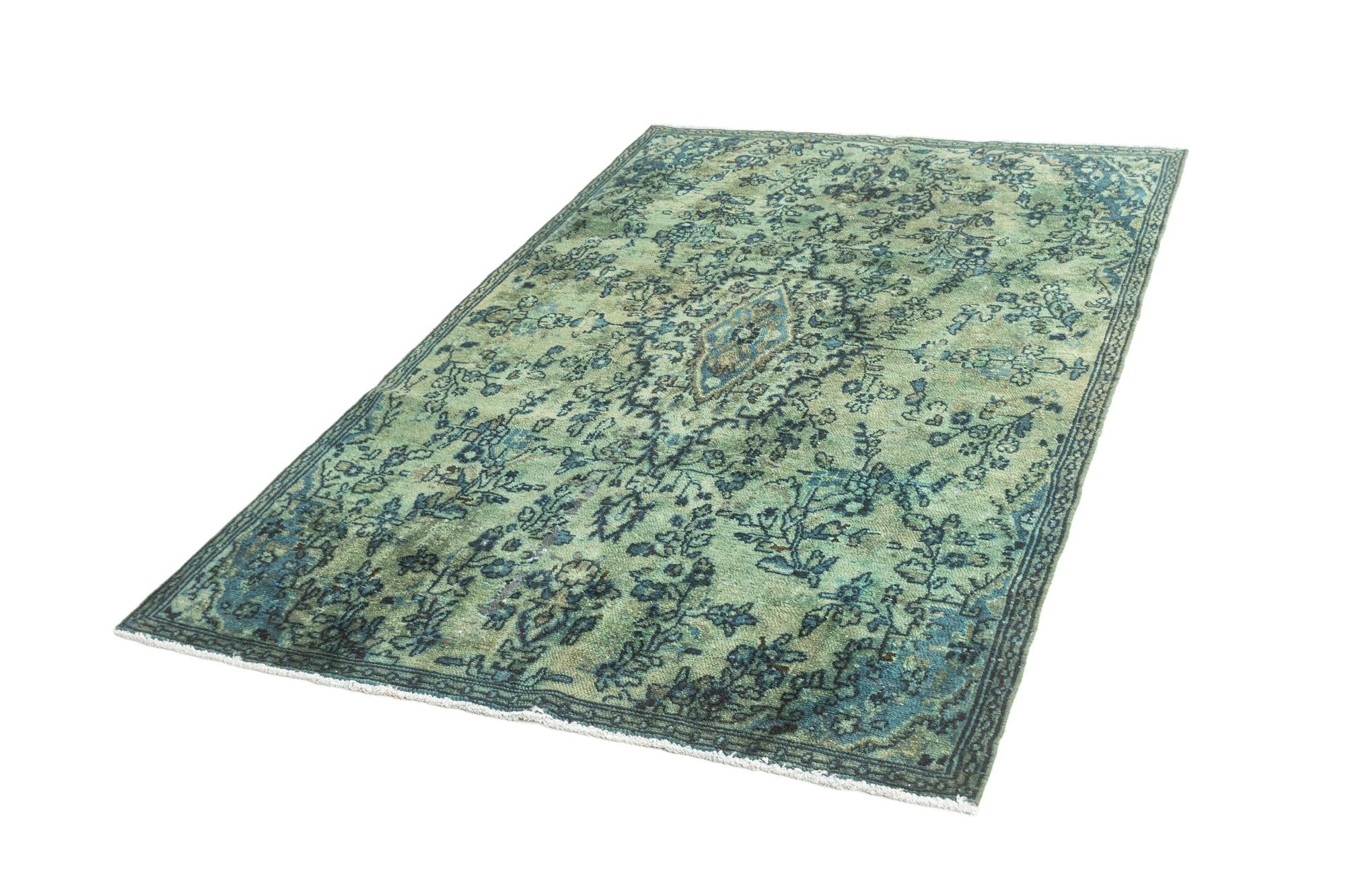 4' 11 x 7' 10 Vintage Rug