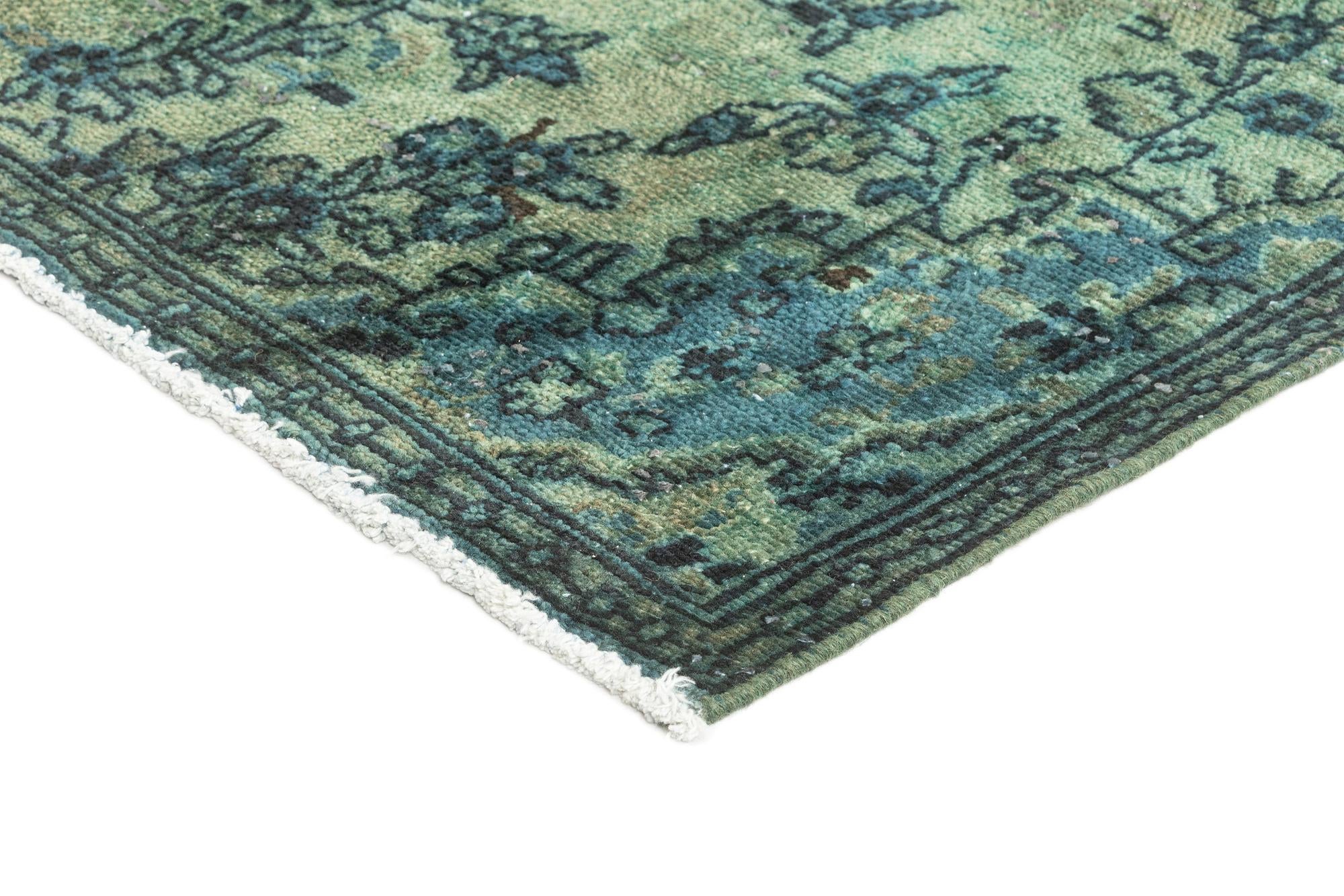 4' 11 x 7' 10 Vintage Rug